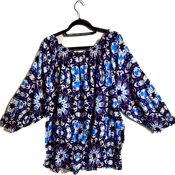 Jones New York Signature Woman blue print top. Elastic neck and waist. Size3X - Picture 2 of 6